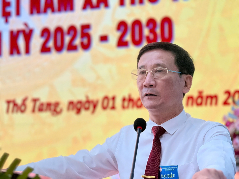 Đồng chí Đàm Hữu Khanh, Bí thư Đảng ủy xã phát biểu tại Đại hội.