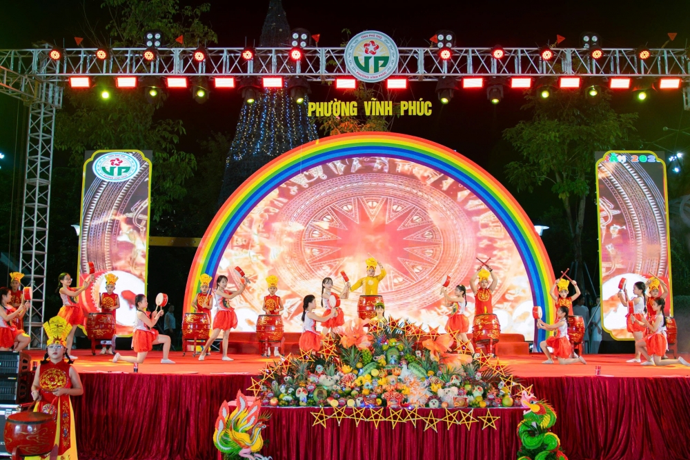 Phú Thọ: Rộn ràng Đêm hội Trăng rằm 2025 tại phường Vĩnh Phúc