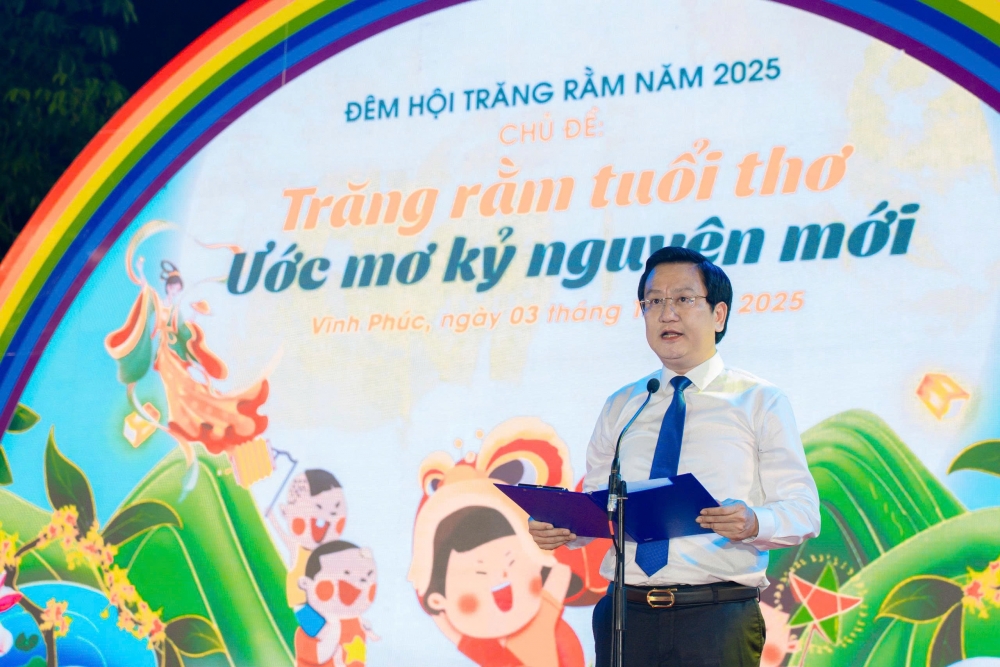 Phó Chủ tịch UBND phường Vĩnh Phúc Dương Đức Nam phát biểu tại chương trình.