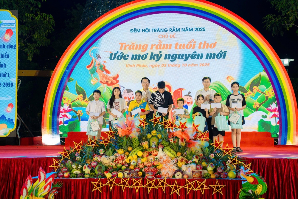 Phú Thọ: Rộn ràng Đêm hội Trăng rằm 2025 tại phường Vĩnh Phúc