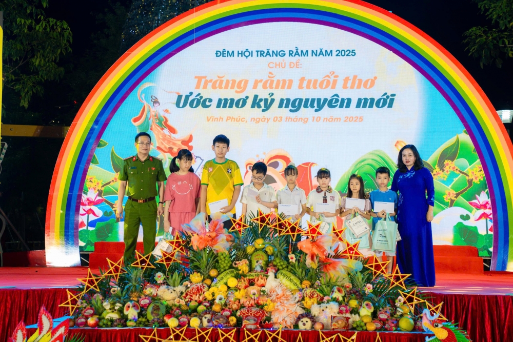 Phú Thọ: Rộn ràng Đêm hội Trăng rằm 2025 tại phường Vĩnh Phúc