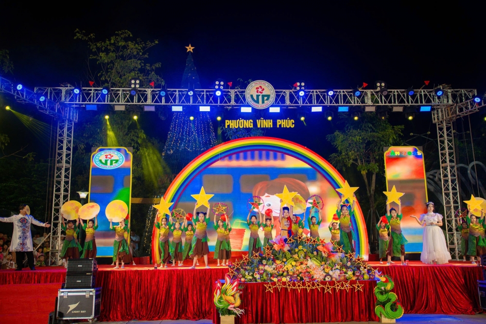 Phú Thọ: Rộn ràng Đêm hội Trăng rằm 2025 tại phường Vĩnh Phúc