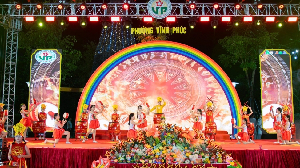 Phú Thọ: Rộn ràng Đêm hội Trăng rằm 2025 tại phường Vĩnh Phúc