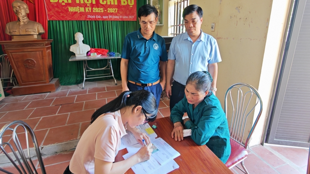 Xã Xuân Lãng: Chi trả tiền bồi thường GPMB dự án Đường Trục Đông – Tây