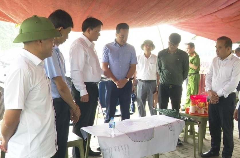 Đồng chí Trần Duy Đông, Phó Bí thư Tỉnh ủy, Chủ tịch UBND tỉnh Vĩnh Phúc đã đến thăm Dự án, Đầu tư xây dựng và kinh doanh kết cấu hạ tầng khu công nghiệp Phúc Yên