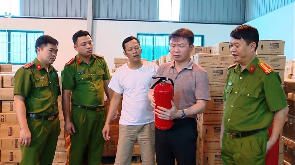 Phú Thọ: Khởi tố Giám đốc Công ty Tomoken do sản xuất hàng triệu bình chữa cháy giả