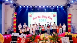 phu tho thieu nhi phuong xuan hoa ron vui dem trang ram