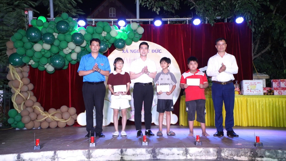 Xã Nguyệt Đức: Sôi nổi chương trình "Vui hội trăng rằm" cho các em thiếu nhi