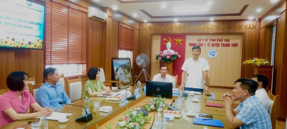 Thầy thuốc ưu tú, BS CKII Phan Kim Trọng – Giám đốc TTYT khu vực Bình Xuyên gửi lời cảm ơn sự đón tiếp chu đáo của TTYT khu vực Thanh Thủy