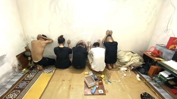 Công an xã Vĩnh Thành bắt giữ 5 đối tượng sử dụng trái phép chất ma túy