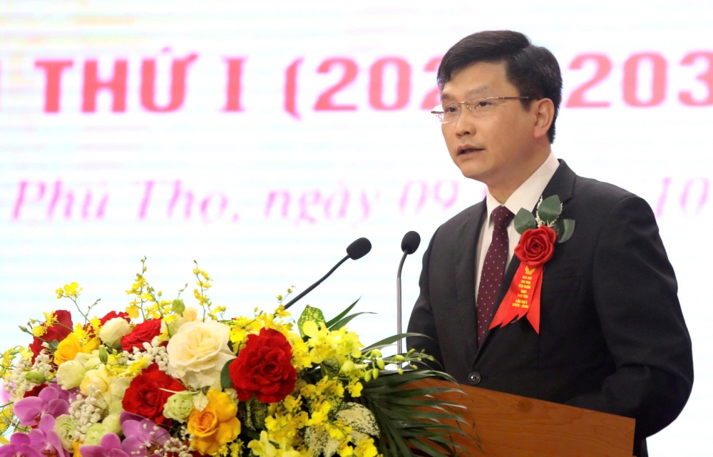 Đồng chí Ngô Chí Tuệ, Chánh văn phòng UBND tỉnh phát biểu tại đại hôi Đồng chí Ngô Chí Tuệ, Chánh văn phòng UBND tỉnh phát biểu tại đại hôi