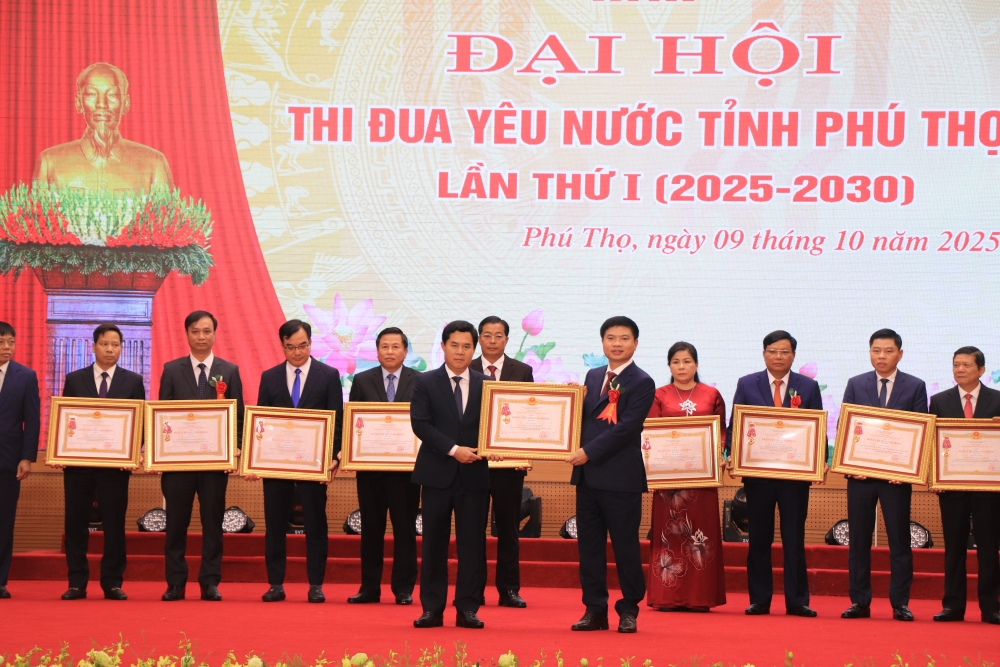 Phó Chủ tịch nước Võ Thị Ánh Xuân dự Đại hội Thi đua yêu nước tỉnh Phú Thọ Phó Chủ tịch nước Võ Thị Ánh Xuân dự Đại hội Thi đua yêu nước tỉnh Phú Thọ