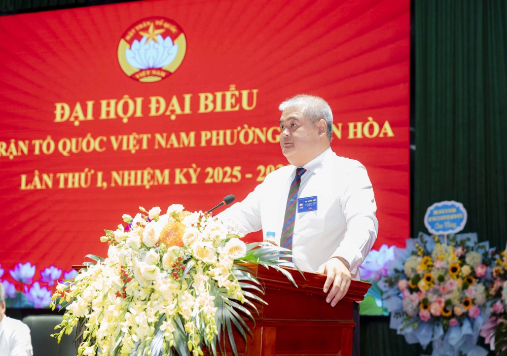 Đồng chí Nguyễn Việt Phương Bí thư Đảng uỷ phường Xuân Hoà phát biểu tại đại hội Đồng chí Nguyễn Việt Phương Bí thư Đảng uỷ phường Xuân Hoà phát biểu tại đại hội