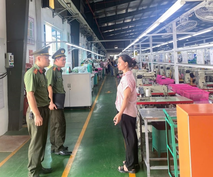 . Thực hiện chỉ đạo của Công an tỉnh Phú Thọ, Công an xã Tam Dương đã chủ động triển khai nhiều giải pháp nhằm bảo đảm an ninh trật tự tại các doanh nghiệp đóng trên địa bàn.