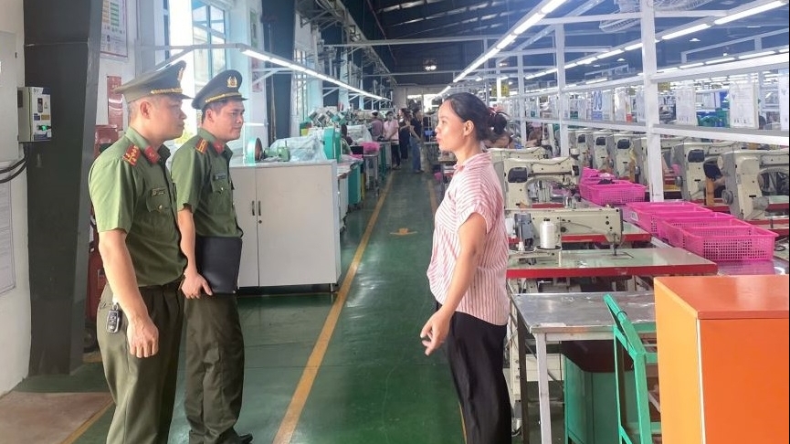 Công an xã Tam Dương nảo đảm an ninh trật tự cho các doanh nghiệp ổn định sản xuất, kinh doanh