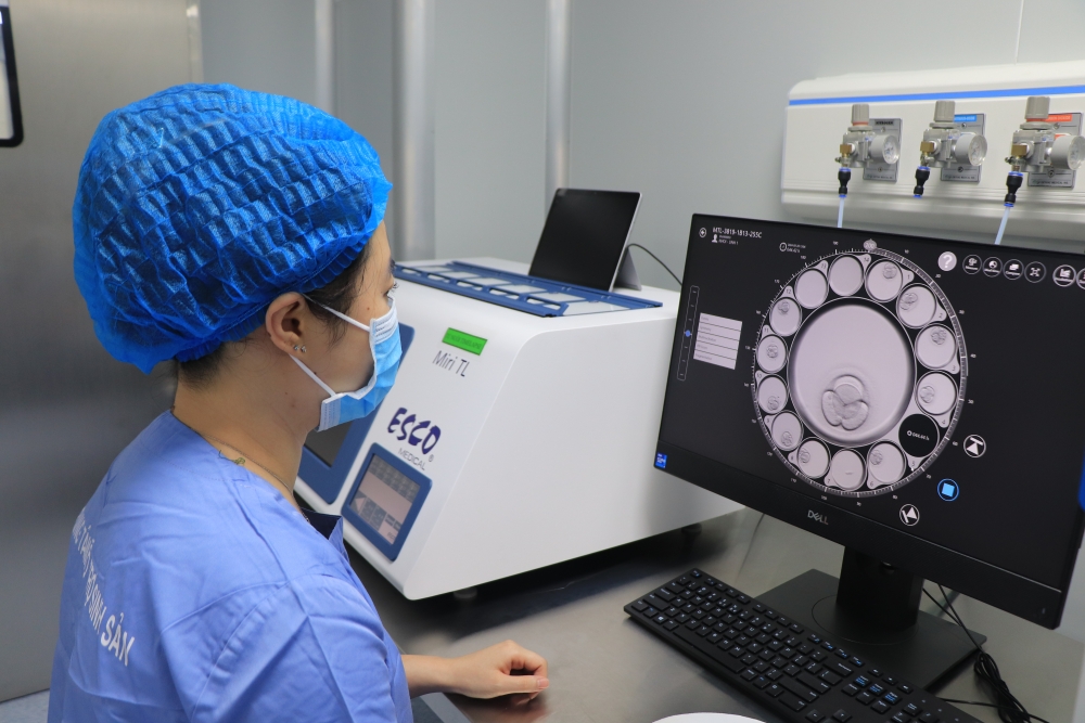 Trung tâm Hỗ trợ sinh sản sử dụng công nghệ Time-lapse để nuôi cấy phôi Trung tâm Hỗ trợ sinh sản sử dụng công nghệ Time-lapse để nuôi cấy phôi