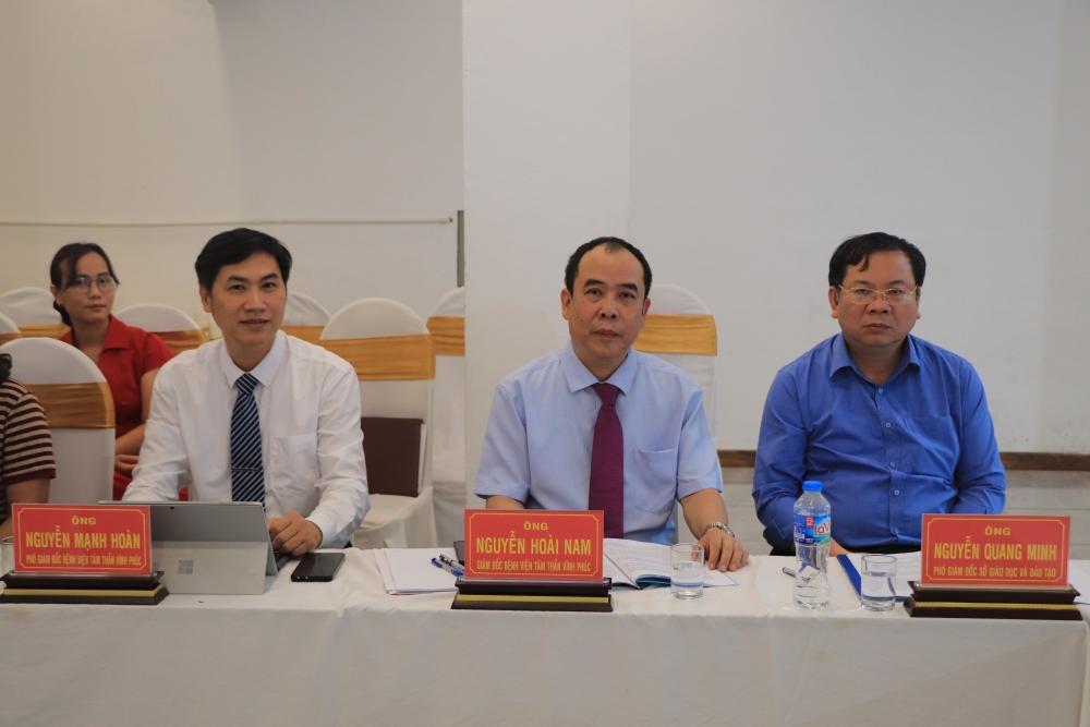 Lãnh đạo tỉnh tham dự hội nghị