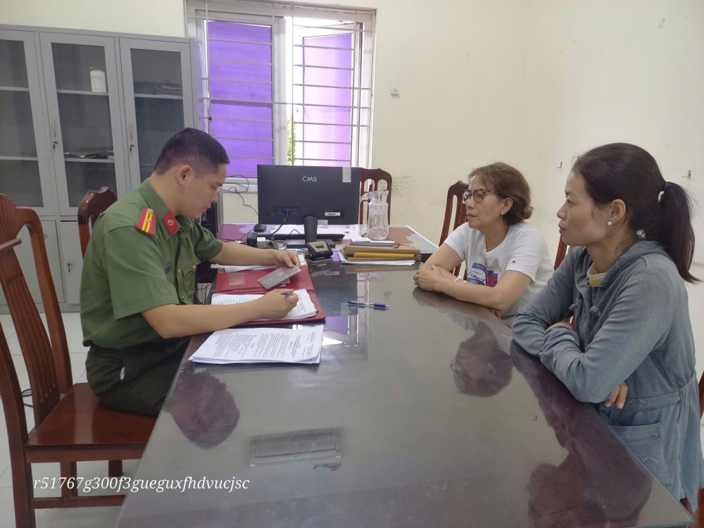 Công an xã Tam Dương tăng cường kiểm tra cư trú của người nước ngoài Công an xã Tam Dương tăng cường kiểm tra cư trú của người nước ngoài