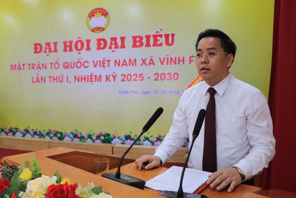 Đồng chí Nguyễn Anh Tú, Phó Bí thư Thường trực Đảng bộ xã Vĩnh Phú phát biểu tại Đại hội.