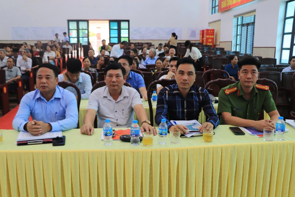 Xã Nguyệt Đức lấy ý kiến người dân về dự án KCN Bình Xuyên - Yên Lạc II Xã Nguyệt Đức lấy ý kiến người dân về dự án KCN Bình Xuyên - Yên Lạc II