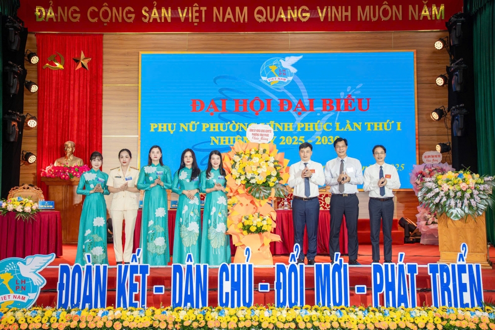 Phụ nữ phường Vĩnh Phúc phát huy truyền thống, bản lĩnh, trí tuệ, khát vọng vươn lên Phụ nữ phường Vĩnh Phúc phát huy truyền thống, bản lĩnh, trí tuệ, khát vọng vươn lên