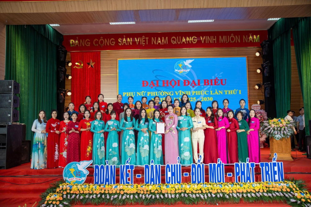 Phụ nữ phường Vĩnh Phúc phát huy truyền thống, bản lĩnh, trí tuệ, khát vọng vươn lên Phụ nữ phường Vĩnh Phúc phát huy truyền thống, bản lĩnh, trí tuệ, khát vọng vươn lên