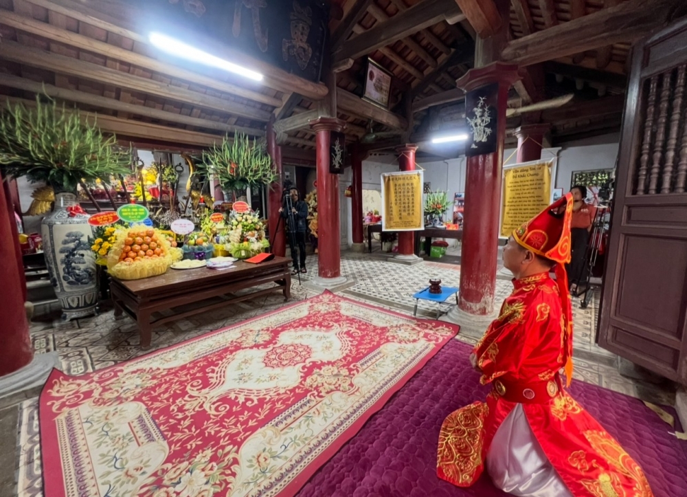 Lễ dâng hương tưởng niệm 695 năm ngày mất Danh nhân Đỗ Khắc Chung được tổ chức trang trọng tại đình làng xã Sơn Đông