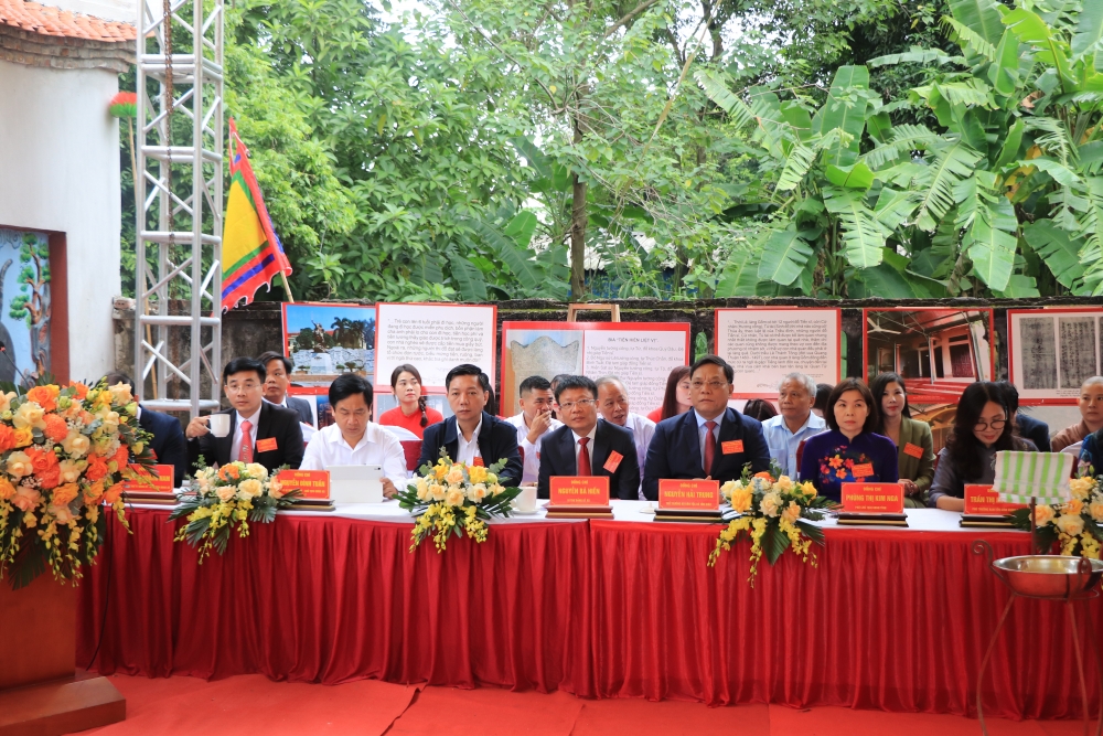 Lãnh đạo tỉnh Phú Thọ dâng hương tưởng niệm 695 năm ngày mất Danh nhân Đỗ Khắc Chung