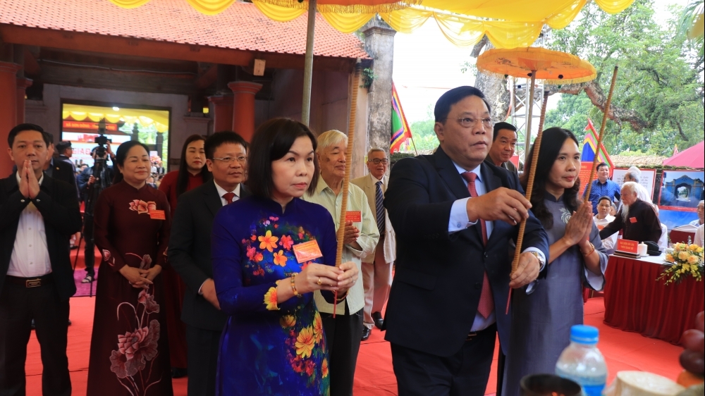 Lãnh đạo tỉnh Phú Thọ dâng hương tưởng niệm 695 năm ngày mất Danh nhân Đỗ Khắc Chung