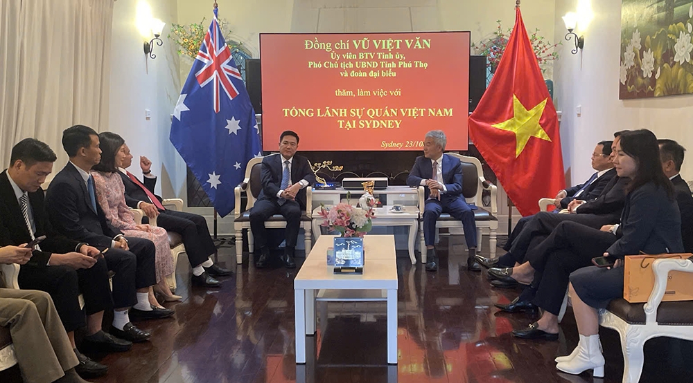 Quang cảnh buổi làm việc