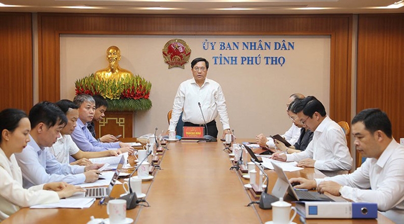 Chủ tịch UBND tỉnh Trần Duy Đông phát biểu chỉ đạo hội nghị