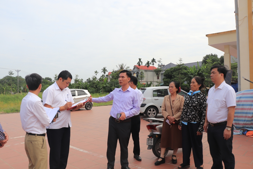 Lãnh đạo xã Xuân Lãng kiểm tra tiến độ, tháo gỡ khó khăn dự án giao thông