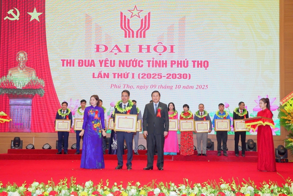 Người thuyền trưởng tận tâm vì sự nghiệp chăm sóc sức khỏe Nhân dân