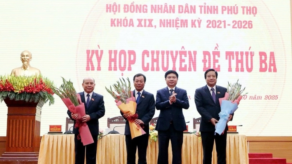 Đồng chí Bùi Đức Hinh được bầu giữ chức Chủ tịch HĐND tỉnh Phú Thọ