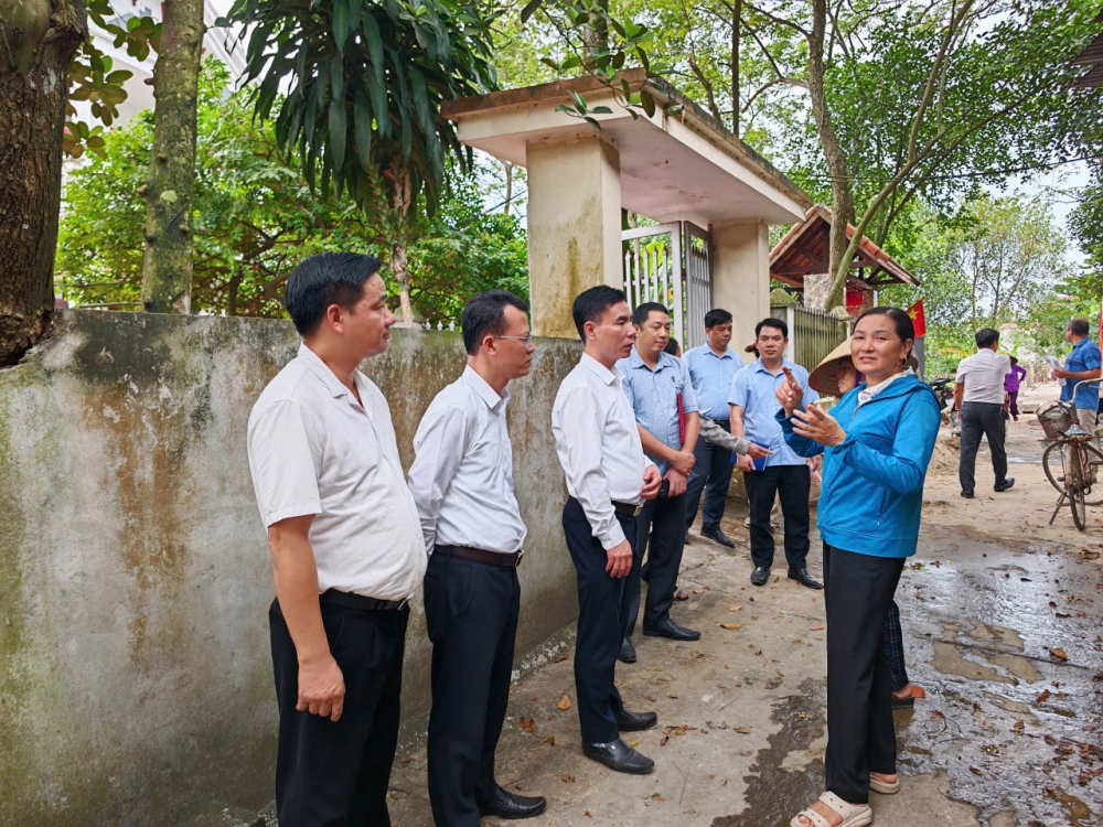 Lãnh đạo xã Xuân Lãng: Kiểm tra các công trình xây dựng cơ bản trên địa bàn xã Lãnh đạo xã Xuân Lãng: Kiểm tra các công trình xây dựng cơ bản trên địa bàn xã