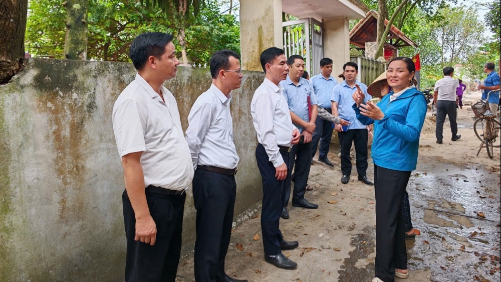 Lãnh đạo xã Xuân Lãng kiểm tra các công trình xây dựng cơ bản trên địa bàn