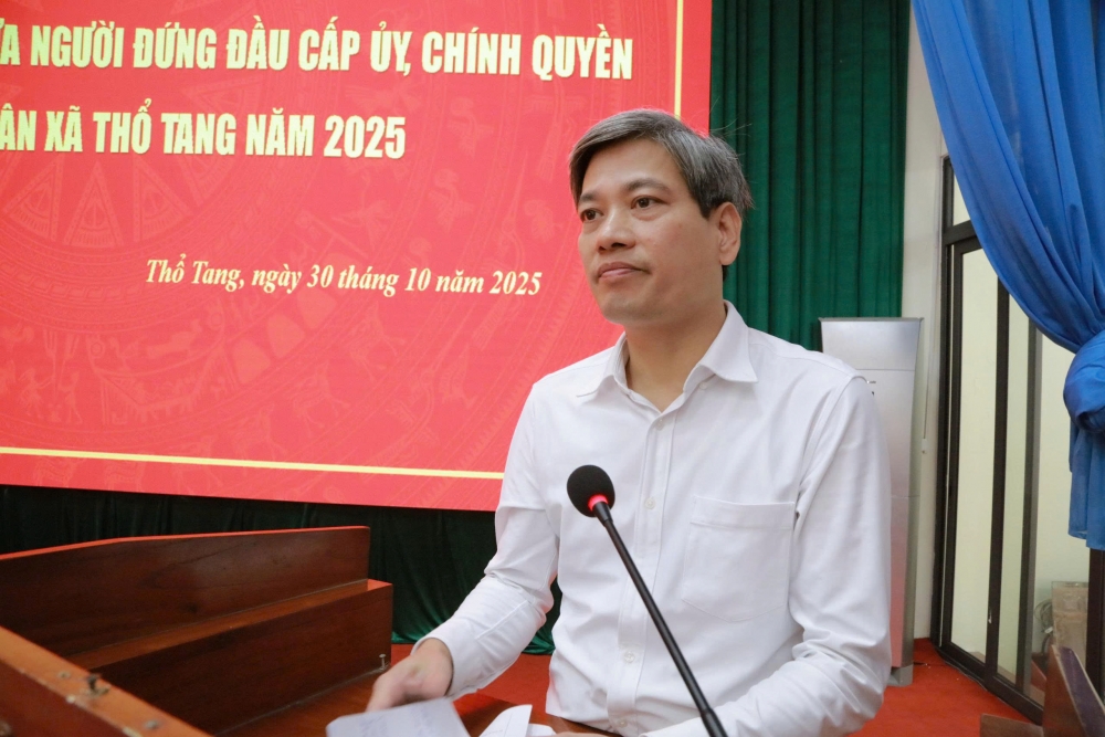 ông Khổ Đình Trưởng, Chủ tịch UBND xã Thổ Tang ông Khổ Đình Trưởng, Chủ tịch UBND xã Thổ Tang