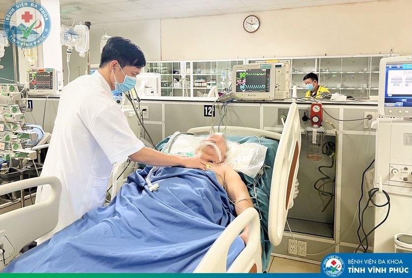 Bệnh viện Đa khoa tỉnh Vĩnh Phúc cấp cứu và điều trị thành công bệnh nhân N.X.N (sinh năm 1947, địa chỉ Kim Long - Tam Dương) nhồi máu cơ tim cấp với nhiều bệnh nền. 
