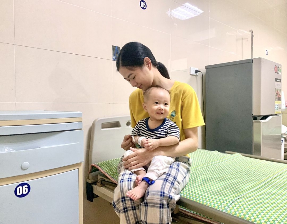 Vĩnh Phúc: Phẫu thuật thành công cháu bé 11 tháng bị lồng ruột muộn – shock nhiễm khuẩn