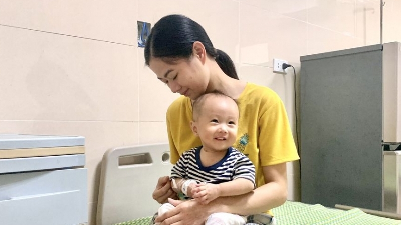 Vĩnh Phúc: Phẫu thuật thành công cho bệnh nhi 11 tháng tuổi bị sốc nhiễm khuẩn vì lồng ruột