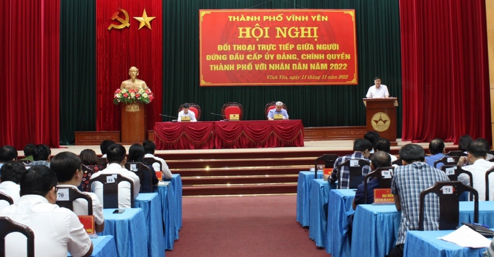 Bí thư Thành ủy Vĩnh Yên Nguyễn Ngọc Bình phát biểu tại hội nghị.