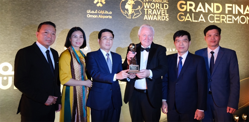 Đồng chí Vũ Việt Văn nhận giải thưởng danh giá của World Travel Awards