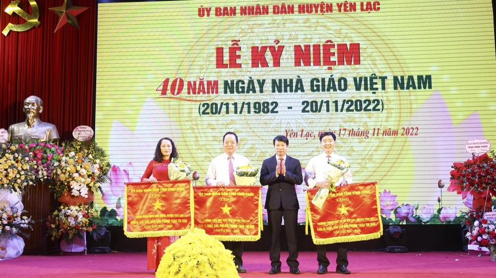 Yên Lạc (Vĩnh Phúc): Tôn vinh - Nhà giáo trong sự nghiệp “rèn đức, luyện tài”