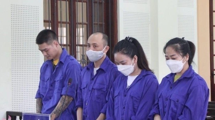 Nghệ An: Vợ chồng cho chủ quán karaoke lĩnh an vì bán ma túy cho dân chơi "bay lắc"