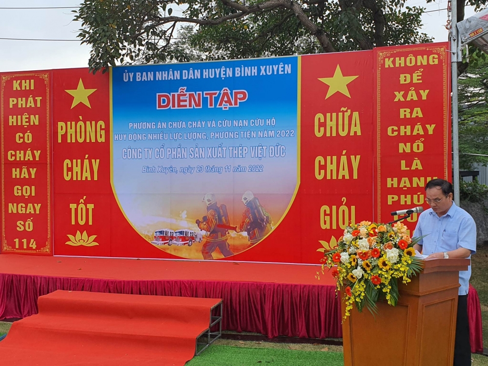 Đồng chí Nguyễn Ngọc Bộ- Phó chủ tịch UBND huyện Bình Xuyên phát biểu chương trình