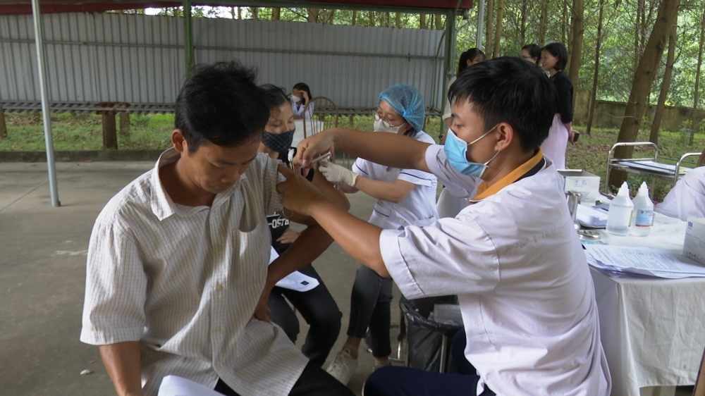 Sở Y tế Vĩnh Phúc tăng cường giám sát công tác tiêm chủng phòng COVID-19