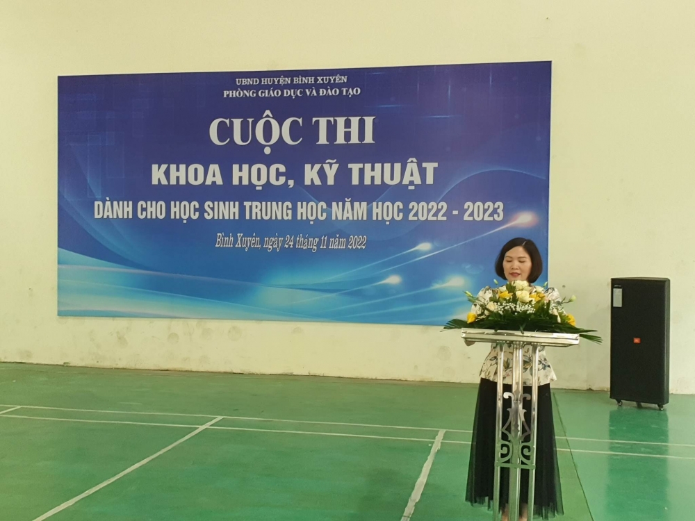 Nguyễn Thị Thu Hường - Trưởng phòng GD&ĐT Huyện Bình Xuyên phát biểu cuộc thi