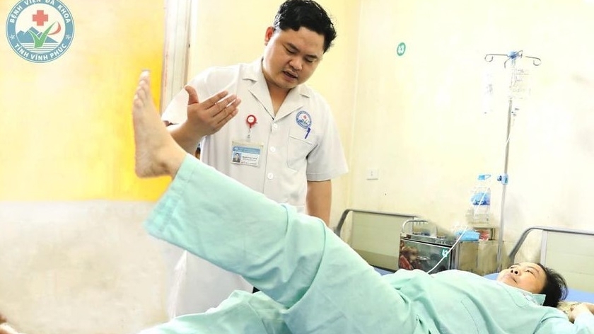 Vĩnh Phúc: Phẫu thuật lấy khối u bao rễ thần kinh bằng kĩ thuật mổ vi phẫu đường phía sau