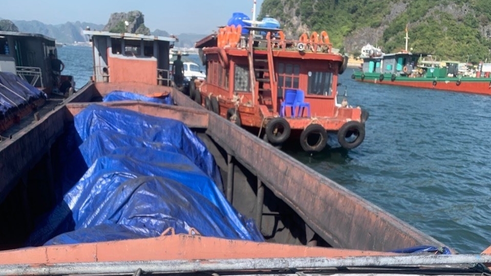 Quảng Ninh: Bắt giữ 2 phương tiện chở than không rõ nguồn gốc và tàng trữ vũ khí trái phép