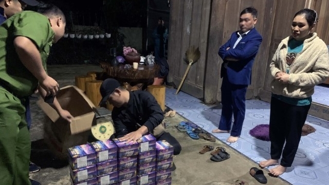 Nghệ An: Bắt giữ 2 đối tượng tàng trữ, mua bán hơn 1 tạ pháo
